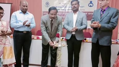 ಗದಗ: ನಗರದ ಜಿಲ್ಲಾ ಕಾನೂನು ಸೇವೆಗಳ ಪ್ರಾಧಿಕಾರದ ಸಭಾಭವನದಲ್ಲಿ ಮಹಿಳಾ ಮತ್ತು ಮಕ್ಕಳ ಅನೈತಿಕ ಸಾಗಾಣಿಕೆ ತಡೆಗಟ್ಟುವಿಕೆ ಕುರಿತು ಕಾರ್ಯಗಾರ