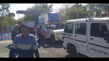 शाजापुर: जिला मुख्यालय पर नेशनल लोक अदालत के प्रचार प्रसार वाहन को प्रधान जिला एवं सत्र न्यायाधीश ने हरी झंडी दिखाकर किया रवाना