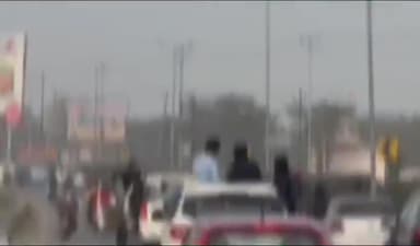 मेरठ: परतापुर स्थित NH-58 पर मनचलों ने फिर उड़ाई ट्रैफिक नियमों की धज्जियां, वीडियो सोशल मीडिया पर हुआ वायरल