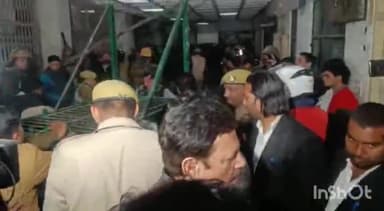 गाज़ियाबाद: राजनगर स्थित कोर्ट परिसर में घुसे तेंदुए को वन विभाग की टीम ने कड़ी मस्सक्क्त के बाद पकड़ा, लोगों ने ली राहत की सांस