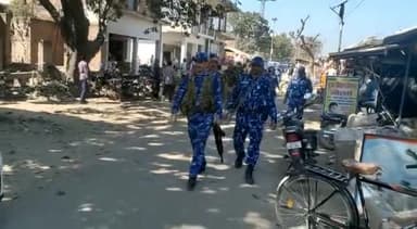 #Raebareli :सुरक्षा व कानून-व्यवस्था बनाने हेतु पुलिस ने आरएएफ टीम के साथ किया पैदल गश्त http://jansaamna.com/?p=98201।