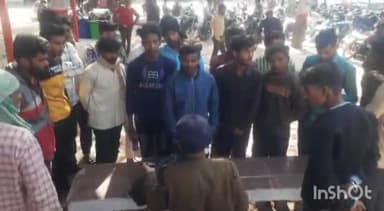 राघोगढ़: गड़ा से शादी के कार्ड देकर पुरानी छावनी जा रहे लोगों की बाइक में सिंघाडी के पास कार ने मारी टक्कर, महिला की मौत; 2 घायल