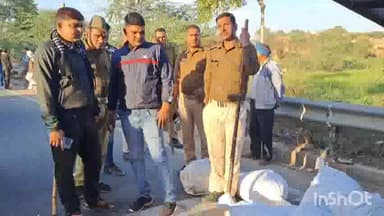 धौलपुर: सागरपारा के पास पुलिस ने एक बस में करीब 15 क्विंटल नकली मावा पकड़ा, मौके पर पहुंची खाद्य विभाग की टीम