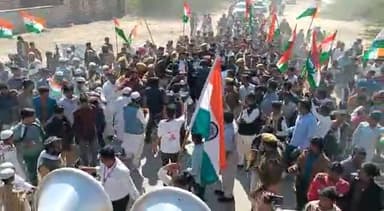 पनासर भणियाणा में कांग्रेस की हाथ से हाथ जोड़ो यात्रा में
कैबिनेट मंत्री शाले मोहम्मद जी के नेतृत्व में यात्रा