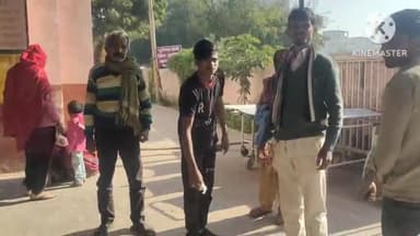 फिरोज़ाबाद: थाना दक्षिण क्षेत्र भीम नगर गली नम्बर तीन में एक युवक ने लगाया दूसरे के विवाद में पुलिस पर बांह पकड़ कर ऐंठने का आरोप।