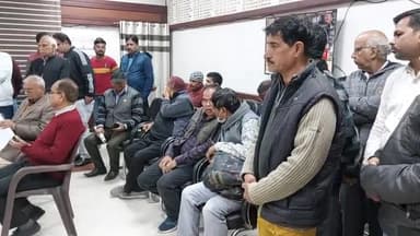 लखीमपुर: संकटा देवी रोड के व्यापारी पहुंचे डीएम कार्यालय, की अवैध अतिक्रमण पर हो रही कार्रवाई को रोकने की मांग