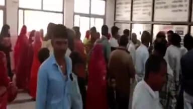 बाड़मेर: मौसमी बीमारियों के कारण जिला अस्पताल में बढ़ी ओपीडी मरीजों की संख्या, ग्रामीणों क्षेत्रों से पहुंच रहे लोग