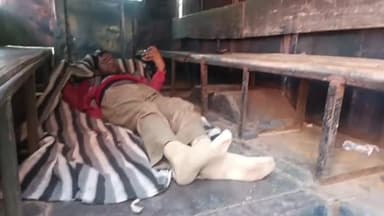 मथुरा: सदर पुलिस ने 32 वर्षीय पुलिसकर्मी को संदिग्ध परिस्थिति के चलते अस्पताल में कराया भर्ती चिकित्सकों ने किया मृत घोषित