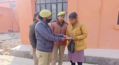 फैज़ाबाद: महिला थाना अयोध्या पुलिस की टीम द्वारा मिशन शक्ति अभियान के तहत रिकाबगंज में चलाया गया महिला सुरक्षा अभियान