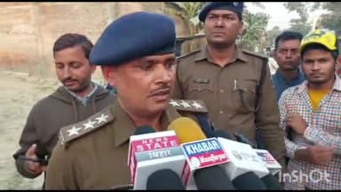 मुशहरी: प्रॉपर्टी डीलर सतीश कुमार के शव को लेकर परिजनों ने बीएमपी छह के पास किया सड़क जाम ,डीएसपी राघव दयाल मौके पर पहुंचे