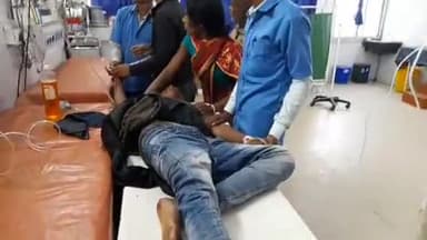 जमुई: खैरा मोड़ के समीप एक तेज रफ़्तार बाइक सवार युवक ने ट्रैक्टर में मारी ठोकर,  गंभीर हालत में सदर अस्पताल में कराया भर्ती