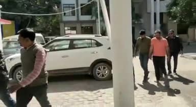 ग्वालियर गिर्द: नेशनल हेल्थ मिशन स्टाफ नर्स भर्ती परीक्षा के पेपर लीक मामले में आरोपियों को कोर्ट में किया गया पेश