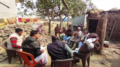 कोचाधामन: कठामठा में विधायक प्रतिनिधि इम्तियाज अशफी ने लगाया जनता दरबार, सुनी लोगों की समस्याएं