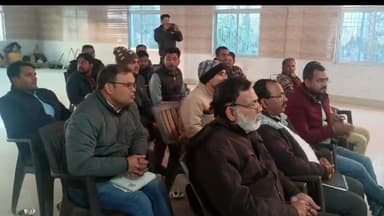 इकौना: ब्लॉक सभागार इकौना में LDM की अध्यक्षता में बैंक मैनेजरों के साथ बैठक हुई संपन्न