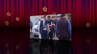 मथुरा: डीसी पुलकित खरे ने कलेक्ट्रेट परिसर में विभिन्न कार्यालयों व पटलों का किया निरीक्षण, कर्मचारियों को दिए जरूरी निर्देश