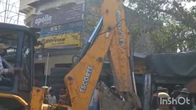 जी-20 की तैयारियों को लेकर सिटी स्टेशन से कैंट स्टेशन तक सड़क के दोनों ओर से हटाया गया अतिक्रमण