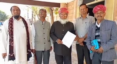 बाड़मेर: मिरासी समाज के लोगों ने आरक्षण की मांग को लेकर कलेक्ट्रेट में मुख्यमंत्री के नाम जिला कलेक्टर को सौंपा ज्ञापन