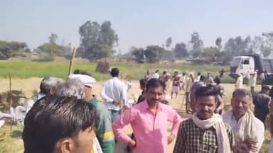 दातागंज: बखतपुर गांव के लोगों ने खेतों से हाइवे के लिए उठाई जा रही मिट्टी को रूकवाया, किया हंगामा