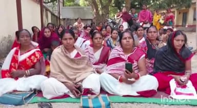 बौंसी: प्रखंड स्थित सीडीपीओ कार्यालय पर 21 सूत्रीय मांगों को लेकर सेविका व सहायिकाओं ने दिया धरना