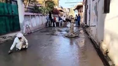 कामां: कस्बा कामा के वार्ड नंबर 1 में मंत्री जाहिदा खान के निर्देश से किया जा रहा सड़क का निर्माण कार्य