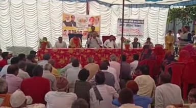 इछावर: विकास यात्रा इछावर विधानसभा क्षेत्र के ग्राम नयापुरा पहुंची, विधायक करण सिंह वर्मा ने ग्रामीणों को किया संबोधित..