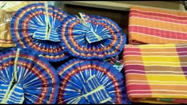 मथुरा: जिला जेल मथुरा में बंद कैदियों द्वारा बनाए जा रहे भगवान की पोशाक को प्रधानमंत्री नरेंद्र मोदी ने सराहा