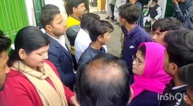 गोंडा: आवास विकास स्थित एमएसआईटी में 2 अध्यापकों के निकाले जाने के बाद छात्रों का हंगामा,पहुंची पुलिस