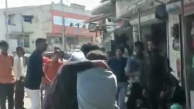 दबंगों द्वारा युवक को मारा पीटा गया