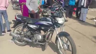 लखीमपुर: सुंदरवल कस्बे में बाइक सवार ने पैदल जा रहे राहगीर को मारी जोरदार टक्कर, गंभीर रूप से हुआ घायल
