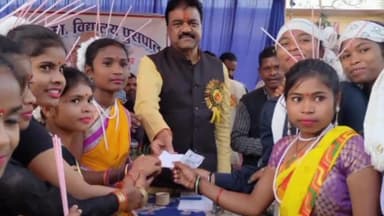 जगदलपुर: विधायक रेखचन्द जैन ने सरस्वतीसायकिल वितरण योजना के तहत ग्रामपुसपाल के उच्चतर माध्यमिकविद्यालय में किया सायकिल का वितरण