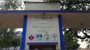 नरसिंहपुर: दादा महाराज के आगे चार पहिया वाहन ने टू व्हीलर को मारी टक्कर, दो घायल