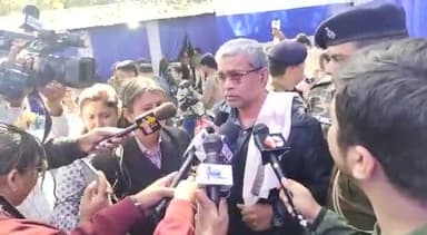 कांके: ₹15 लाख के इनामी माओवादी के रीजनल कमांडर मिथिलेश ने सुरक्षाबलों के समक्ष किया आत्मसमर्पण, प्रेस को दी जानकारी