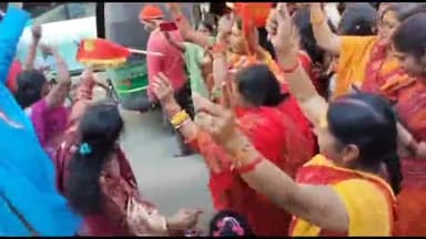 हज़ारीबाग: हज़ारीबाग बड़ा बाजार चौक स्थित सत्य नारायण मंदिर से भव्य पालकी शोभायात्रा का हुआ शुभारम्भ