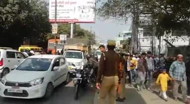 बरेली: थाना बारादरी क्षेत्र के खुर्रम गोटिया में जाम लगने से लोग हो रहे परेशान