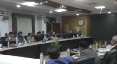 इंदौर: कलेक्टर कार्यालय में G20 समिट को लेकर आयोजित की गई बैठक, कई अधिकारी रहे मौजूद