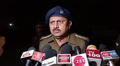 मऊ: रामपुर चकिया में चाकू मारकर की गई हत्या, पुलिस पहुंचकर शव को लेकर पोस्टमार्टम के लिए भेज दिया -सीओ धनंजय मिश्रा