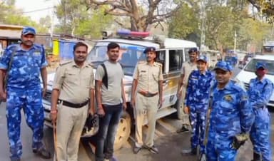 राजगीर: पुलिस ने शाहपुर गांव में छापेमारी करते हुए शराब के नशे में एक व्यक्ति को किया गिरफ्तार, भेजा जेल