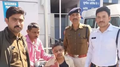 हुज़ूर: चुना भट्टी इलाके में कार की टक्कर से घायल व्यक्ति को पुलिसकर्मियों ने तत्काल हॉस्पिटल पहुंचाकर बचाई जान