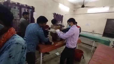 गोपालगंज: ओलीपुर गांव में करंट की चपेट में आने से युवक झुलसा, इलाज के लिए सदर अस्पताल में भर्ती