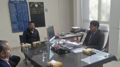 कांके: रांची उपायुक्त राहुल कुमार सिन्हा ने   SILICIAबॉटलिंग प्लांट का किया निरीक्षण।