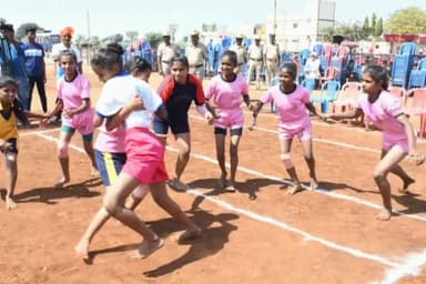 ಗದಗ: ಲಕ್ಕುಂಡಿ ಗ್ರಾಮದಲ್ಲಿ ಕುಸ್ತಿ, ಕಬಡ್ಡಿ ಸ್ಪರ್ಧೆಗೆ ಚಾಲನೆ