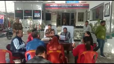 मथुरा: DM और SSP ने थाना गोविंद नगर एवं सदर में जनता दरबार लगाकर सुनी लोगों की समस्याएं, 2 मामलों का मौके पर किया निस्तारण
