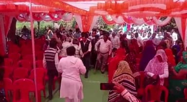 खुरई: क्षेत्र के 7 गांवों में पहुंची विकास यात्रा, मंत्री प्रतिनिधि लखन सिंह हुए शामिल