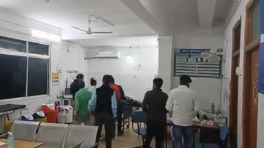 देवघर: देवघर मधुपुर मुख्य मार्ग स्थित पांडे दुकान के पास सड़क दुर्घटना में बाइक सवार हुआ घायल, सदर अस्पताल में कराया गया भर्ती