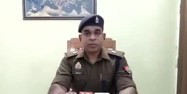 मेरठ: थाना लिसाड़ी गेट क्षेत्र में घंटे वाली गली में गोली मारने की घटना को लेकर जानकारी देते एसपी सिटी पीयूष सिंह