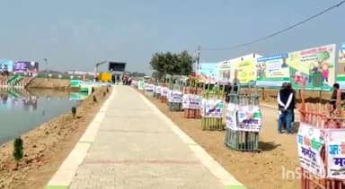 जमुई: मुख्यमंत्री के आगमन के लिए सजकर तैयार हुआ मरकट्टा गांव, DM-SP सहित अन्य पदाधिकारियों के द्वारा लिया जा रहा जायजा