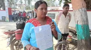 मऊ: फातिमा तिराहे के पास से मोटरसाइकिल सवार अज्ञात बदमाश महिला की चेन खींचकर हुए फरार, जांच में जुटी पुलिस