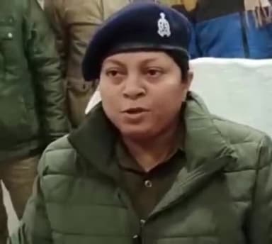 बलरामपुर: पूरे जनपद में शांति व्यवस्था बनाए रखने के लिए पुलिस द्वारा की जा रही है गश्त, अपर पुलिस अधीक्षक ने दी जानकारी