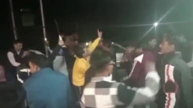 हरिद्वार: बीती देर रात बहादराबाद क्षेत्र के सरदार फार्म हाउस के सामने तेज गति से आई कार ने बारातियों को रौंदा, एक की मौके पर मौत