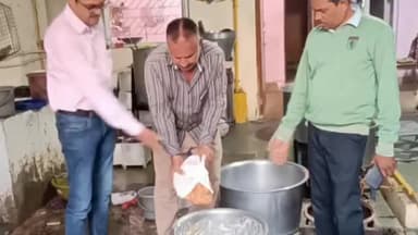 રાજકોટ પૂર્વ: રાજકોટમાં સોમનાથ સોસાયટીમાં શ્રીરામ ડેરી ફાર્મમાંથી 20 કિલો વાસી મીઠાઈ અને મલાઈ મળી